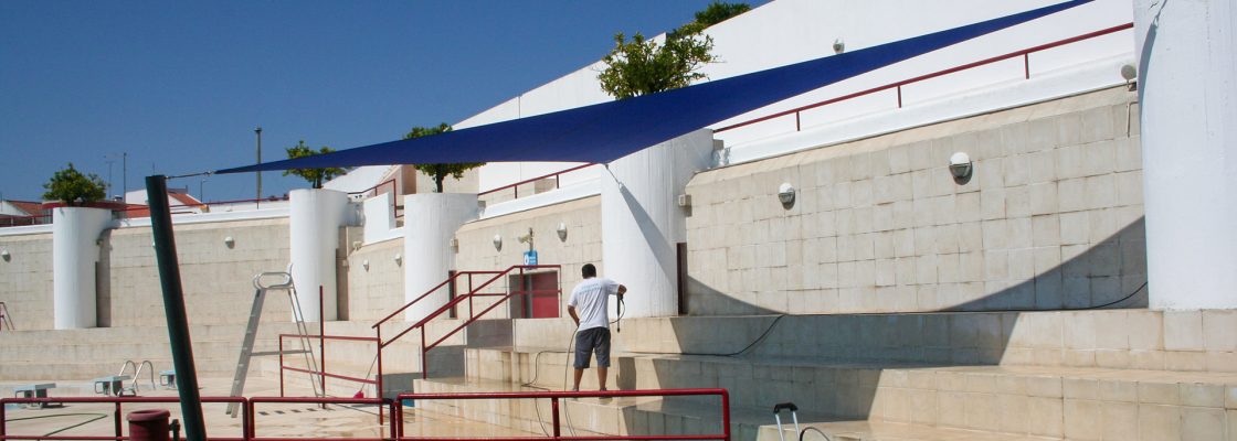 Nova zona de sombra na Piscina Municipal